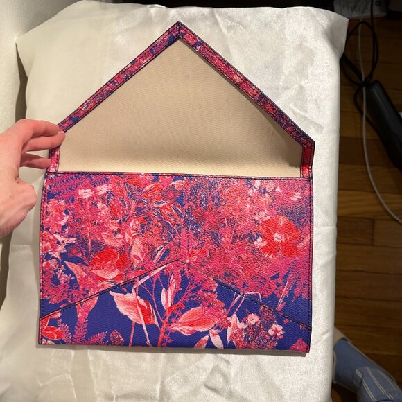 Banana Republic Floral Envelope Clutch - Picture 5 of 5